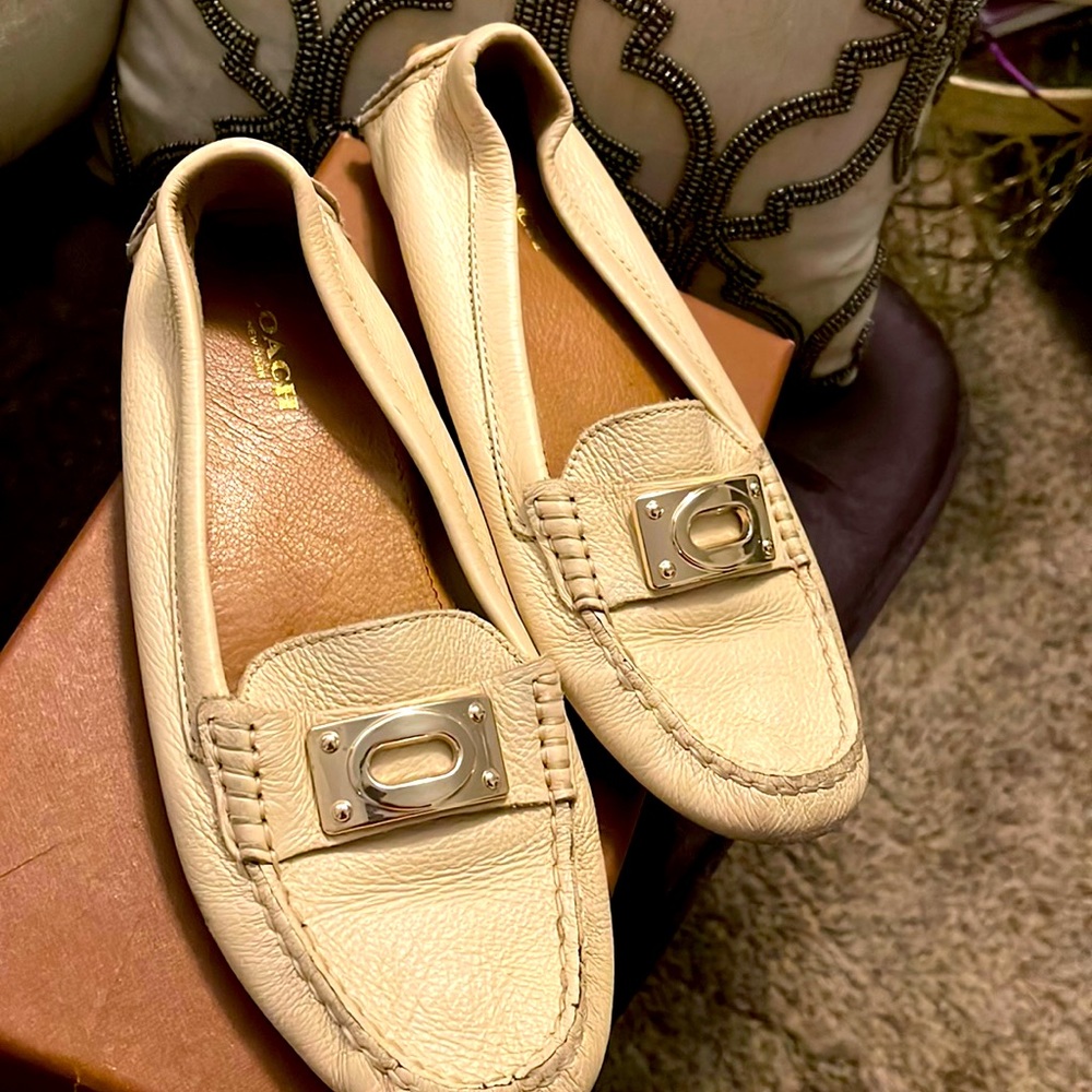 Milk Color Michael Kors Sz 6.5